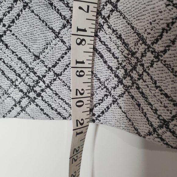 Karl Langerfeld skirt - Picture 4 of 8